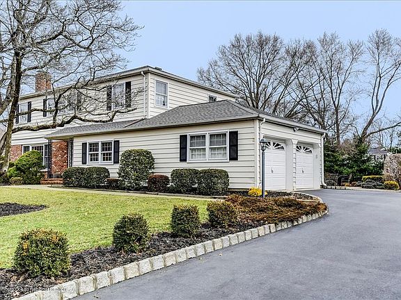 3rd image of 15 Nedshire Dr