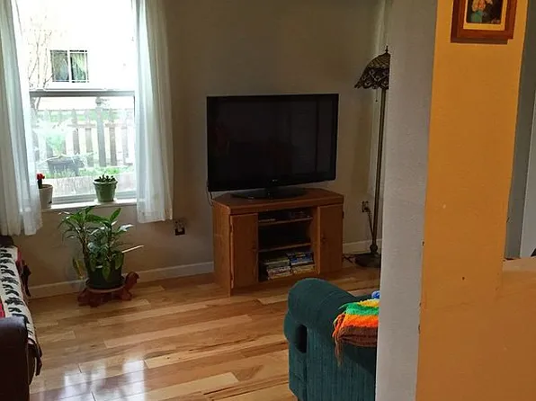 1080 South St, Springfield, OR 97477