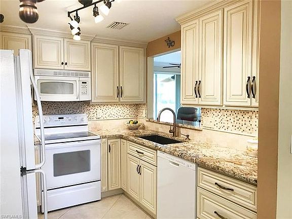 2nd image of 2615 Marshcreek Ln APT 102