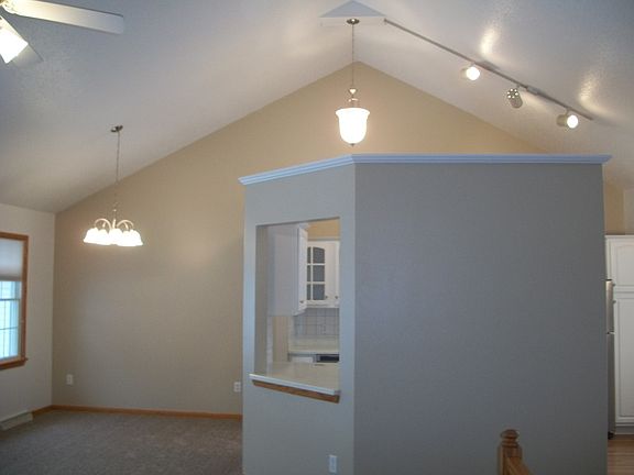 5th image of 2532 Lilac Ct