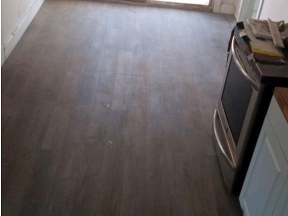 5th image of 180 New Camp St