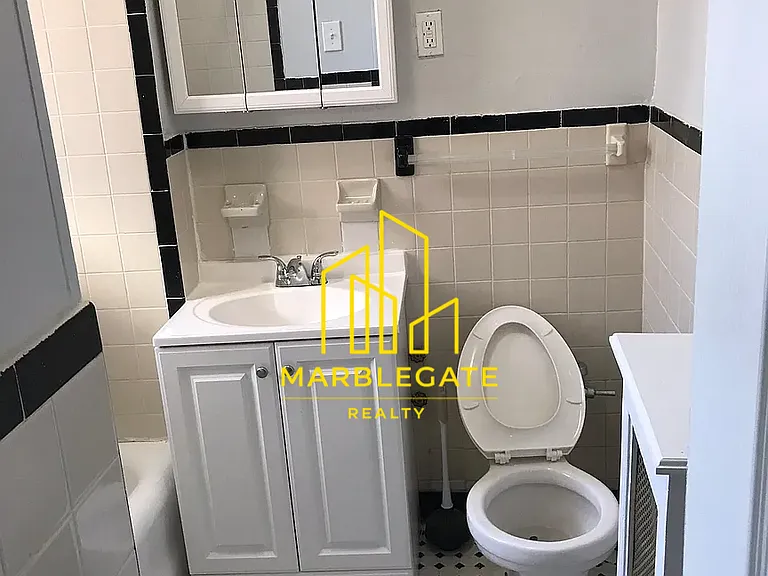 371 Park Ave #22 — Photo 4