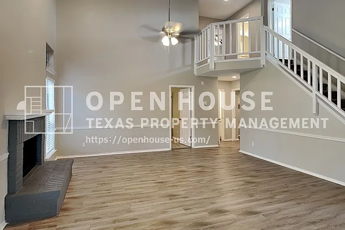 1616 Barclay Dr — Photo 4