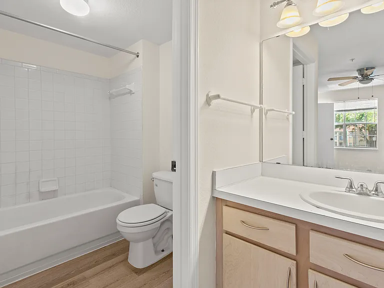 7330 Westpointe Blvd #421 — Photo 20