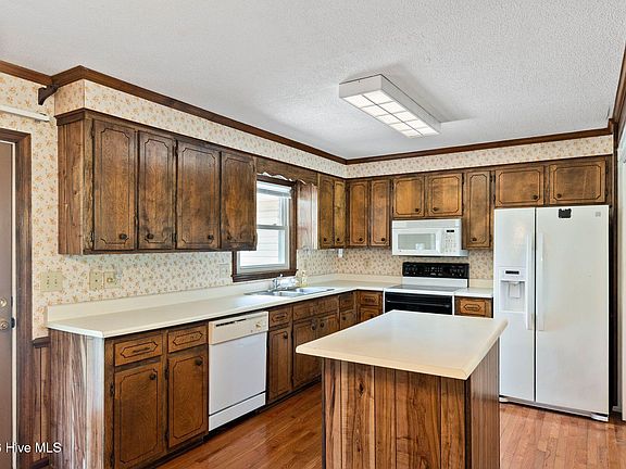 5th image of 57 Northwood Drive