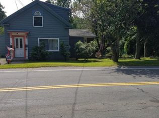 16 Topsfield Rd, Ipswich, MA 01938
