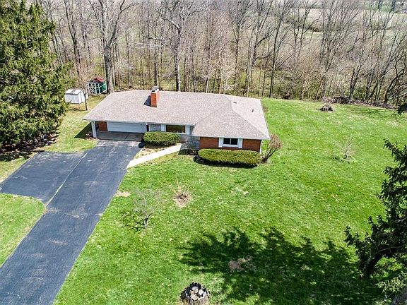 2nd image of 3126 Beech Hill Dr
