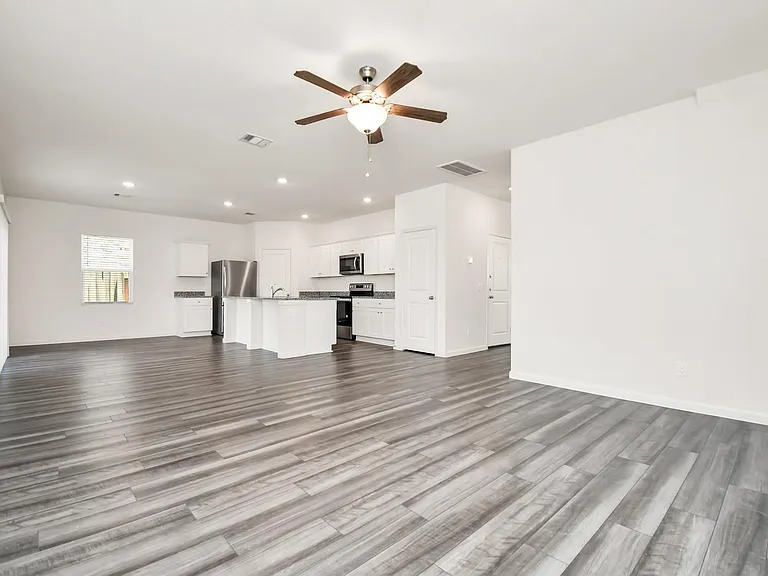 7802 Hightree Dr — Photo 18