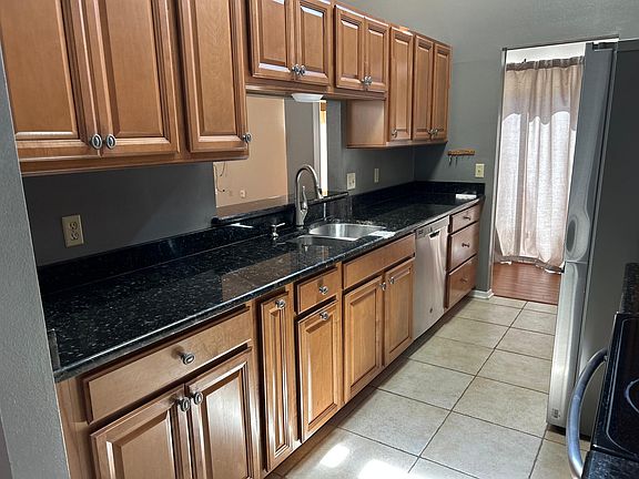 2nd image of 1004 W Pebble Beach Cir