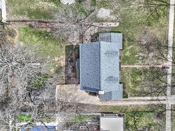 4th image of 1548 W Macon St