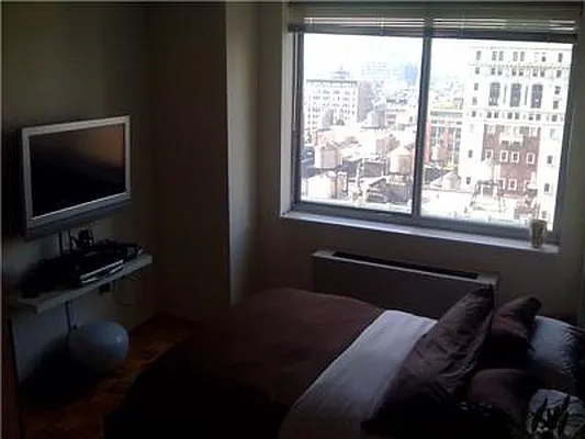 Rented by NextStopNY | media 8
