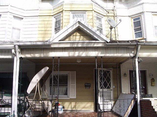 1st image of 10133 112th St