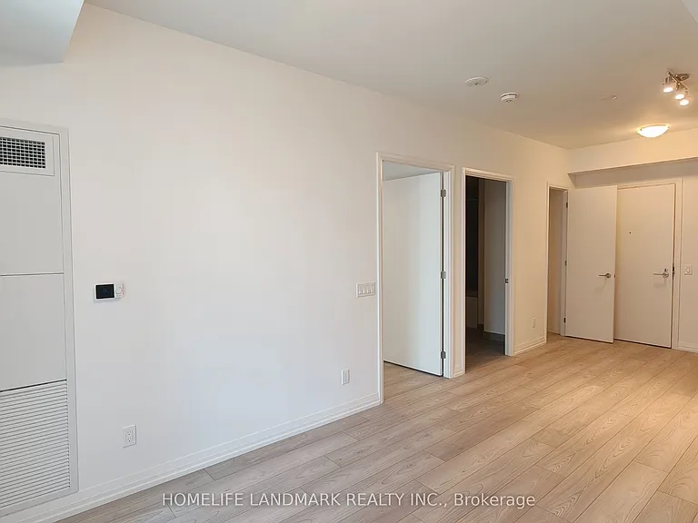 400 King St W #2119 — Photo 8