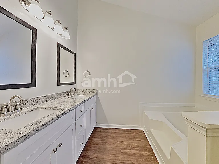 2462 Heatherton Ct — Photo 13
