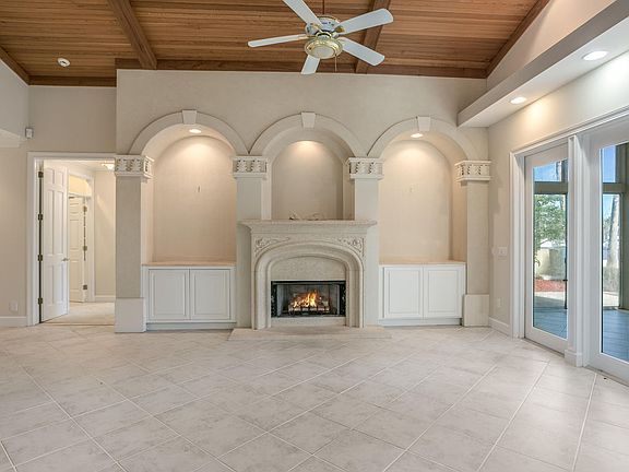 5th image of 919 Yacht Harbor Ct