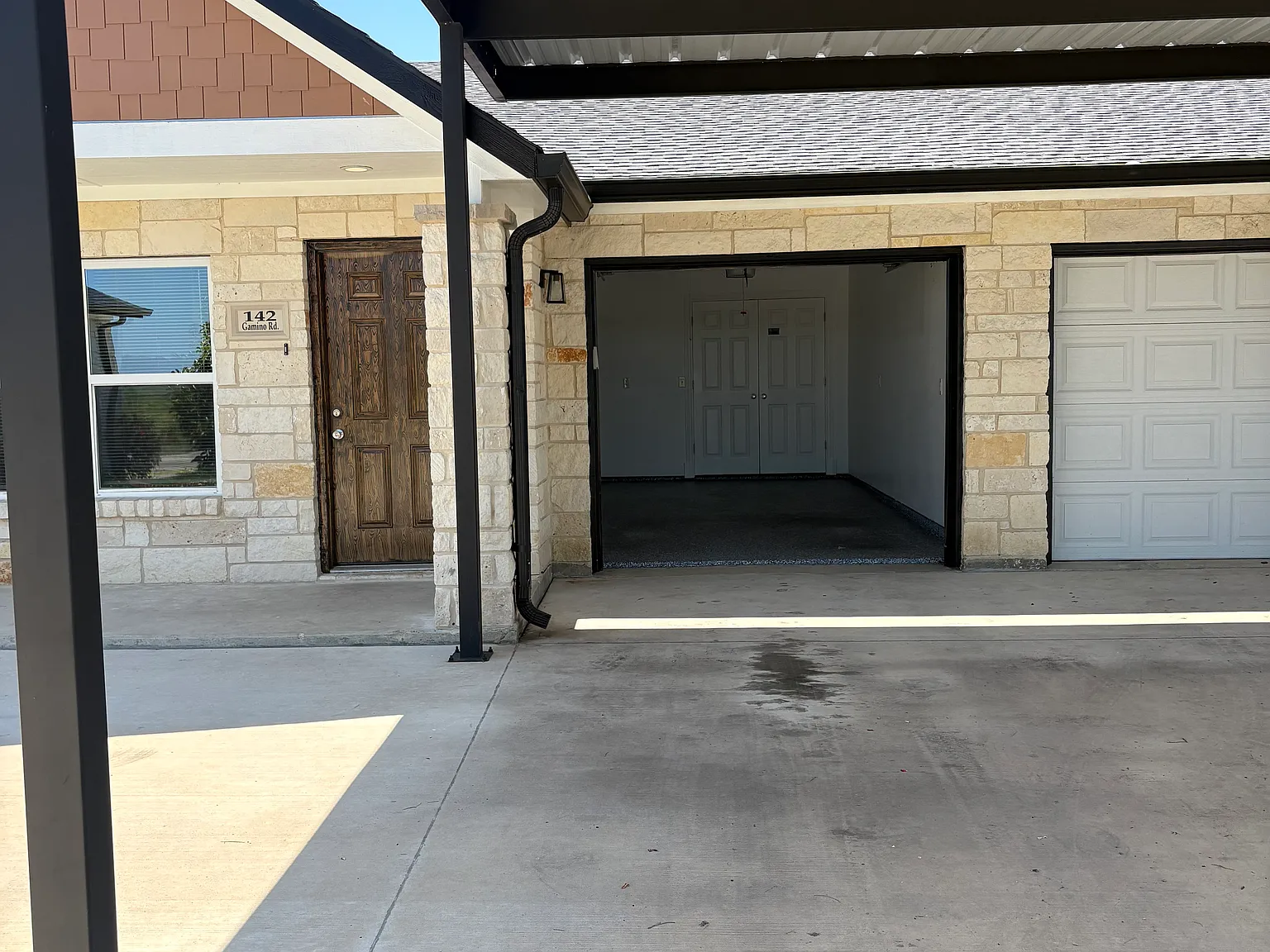 3 bed, 1156 sqft, $1,700 — Photo 2