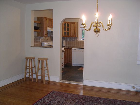 4th image of 215 Pensdale St