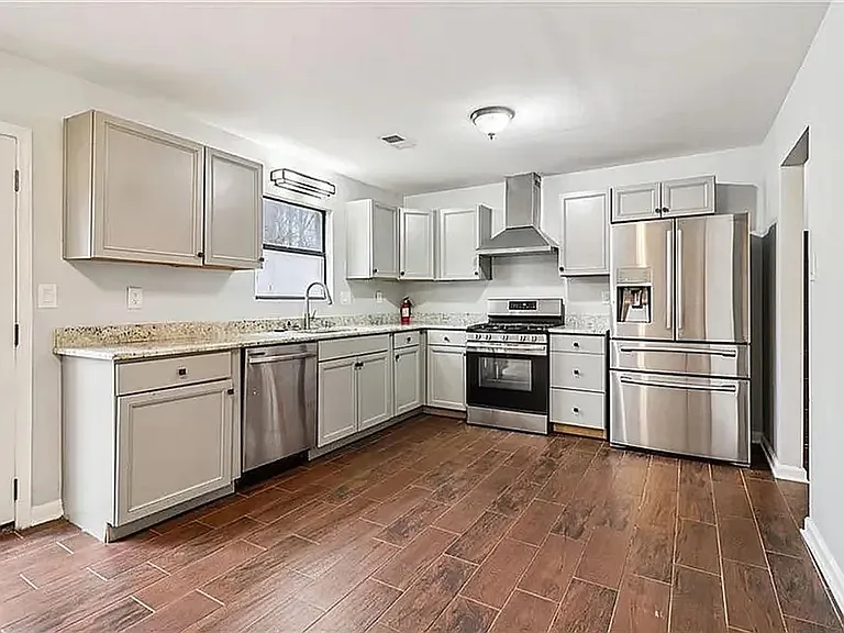 4173 Alicia Ct — Photo 10
