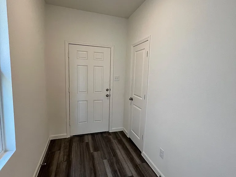 1710 Washington St — Photo 3