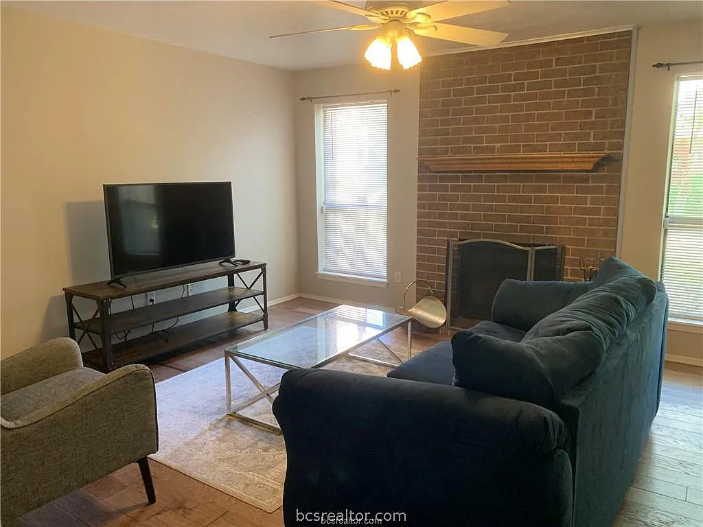 2 bed, 2.5 bath, 1151 sqft, $1,400 — Photo 3