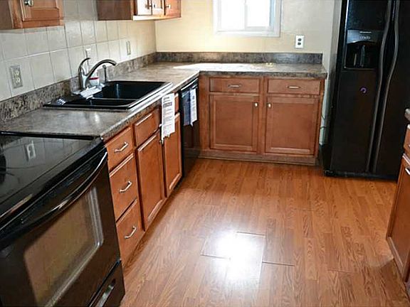 3rd image of 1262 Glyndon Dr