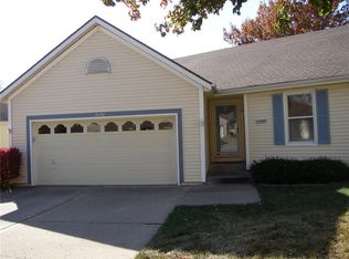 7040 N Garfield Ave, Gladstone, MO 64118
