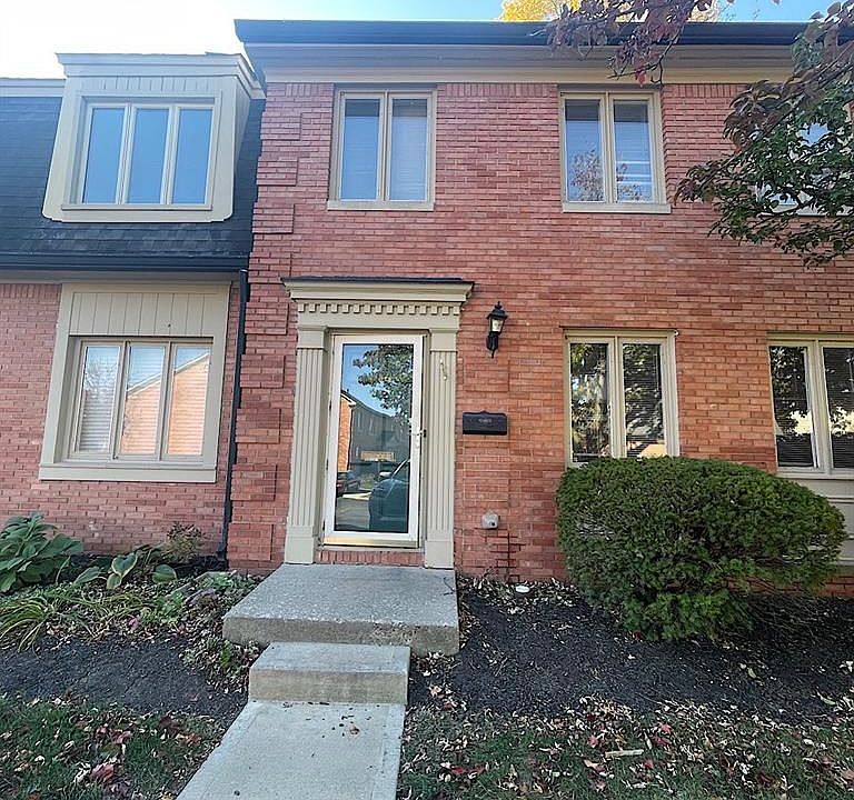 1st image of 1155 Canterbury Sq S