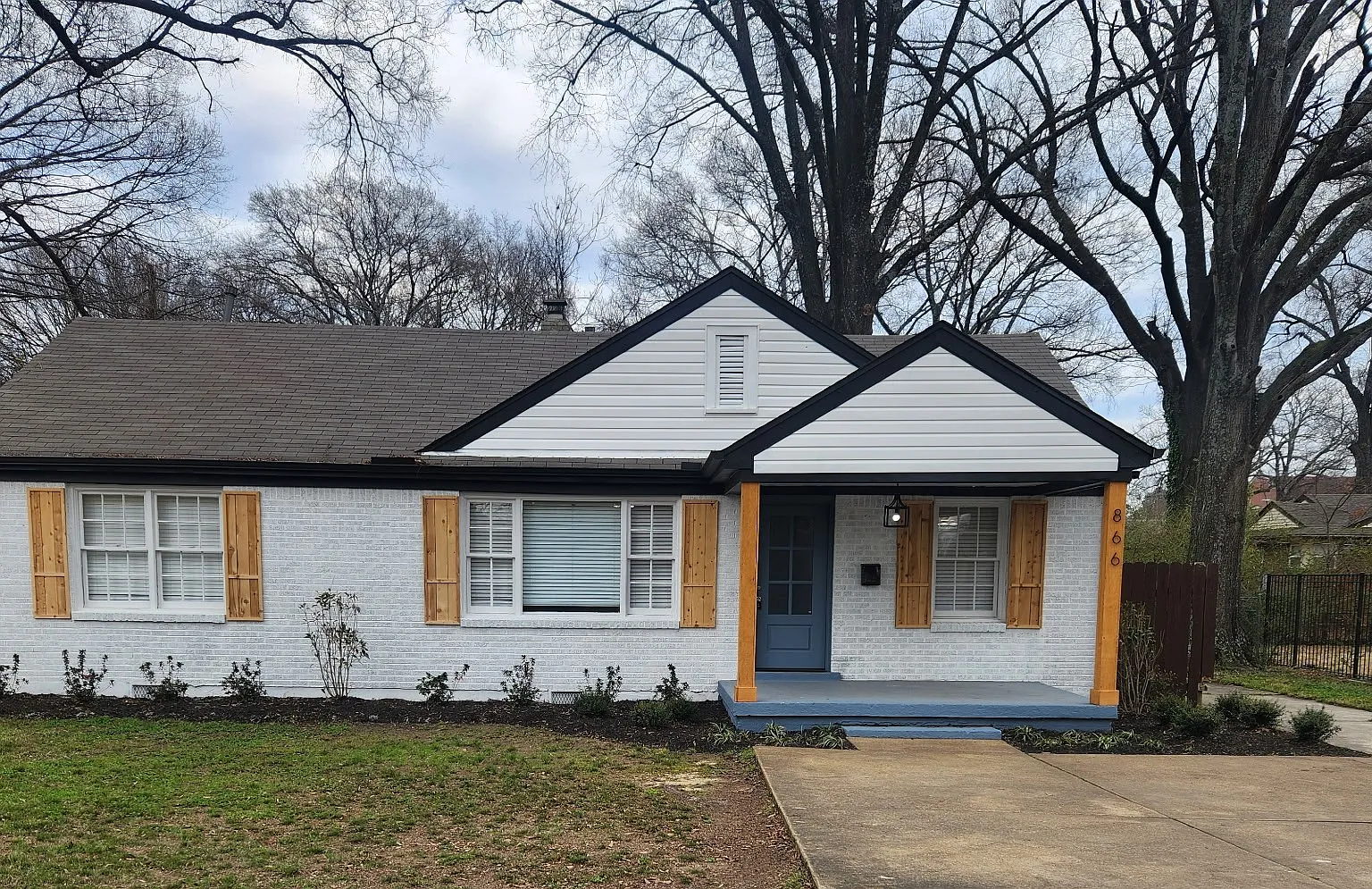866 Colonial - 1 — Photo 1