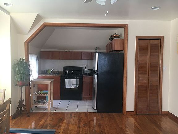 3rd image of 9114 Rockaway Beach Blvd