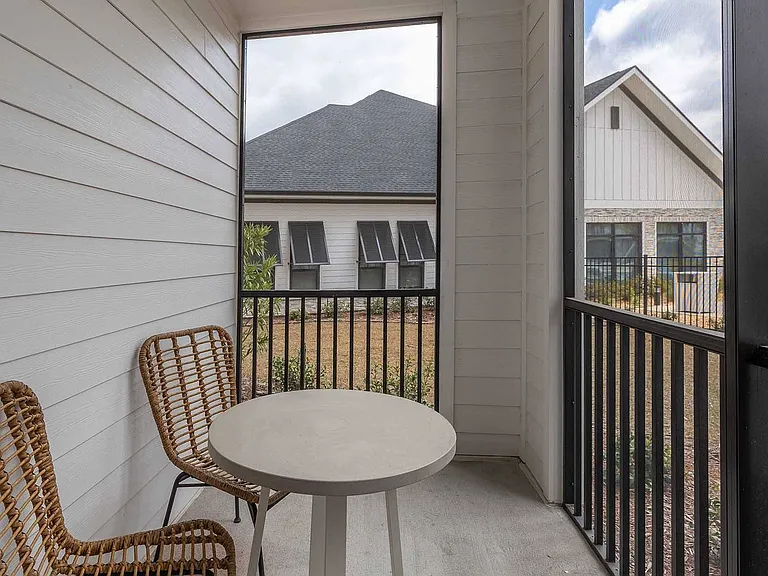 Vintage Brunswick Apartments — Photo 10