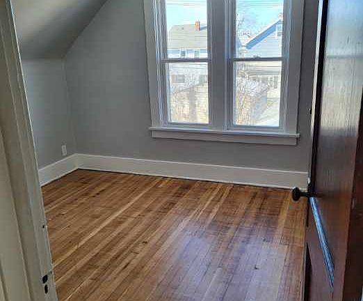 2nd image of 227 Heath St