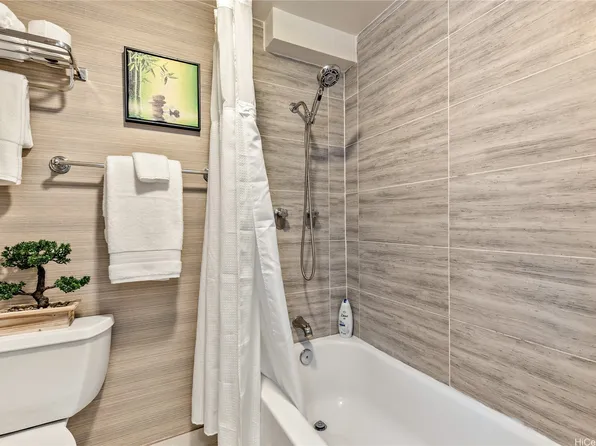 134 Kapahulu Ave #303, Honolulu, HI 96815