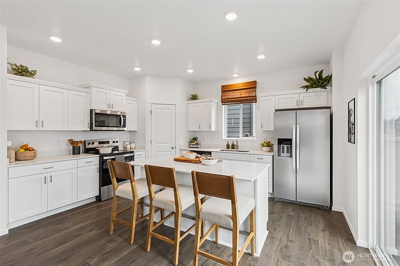 3rd image of 577 Hann Street #11