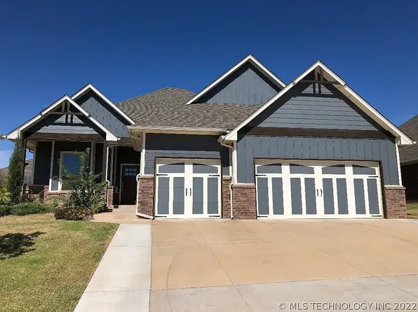 3109 Hunter Crest Dr, Edmond, OK 73034