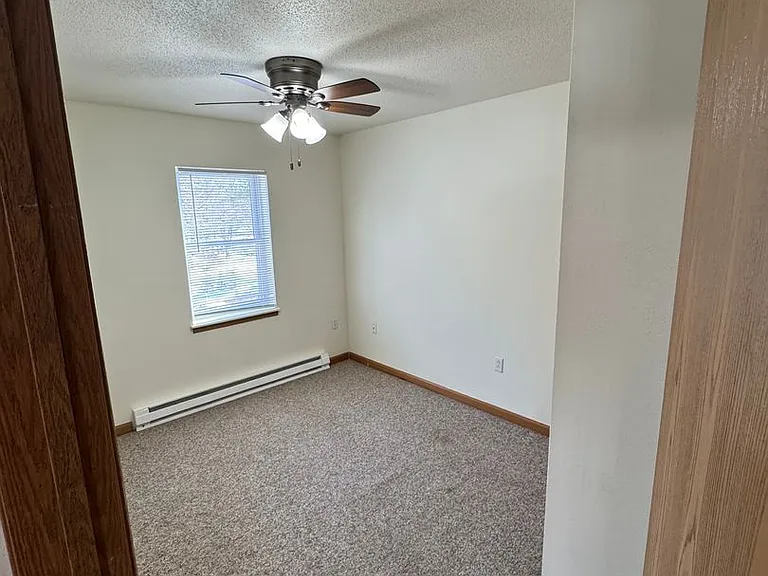 90 E Gridley Ave — Photo 14