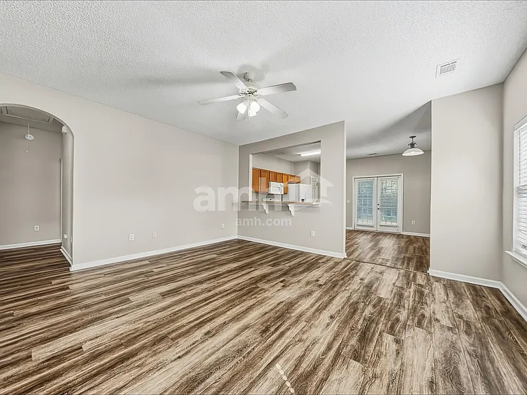 762 Bristol Way — Photo 5