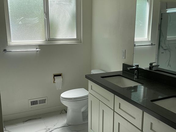 3rd image of 1455 Newfoundland Dr