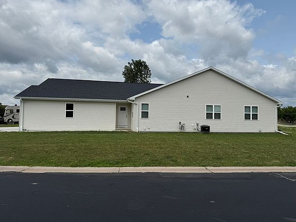 3rd image of 830 Highland Park Rd #830