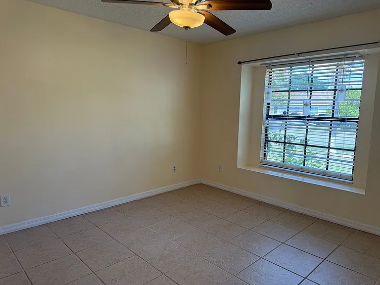 4712 Dandelion Dr — Photo 26