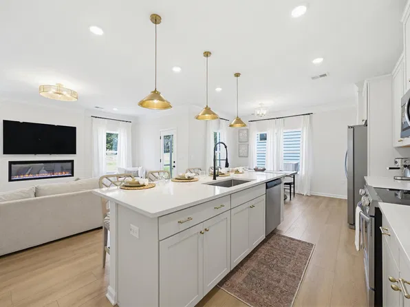 75 Commons Cir, Clayton, NC 27520
