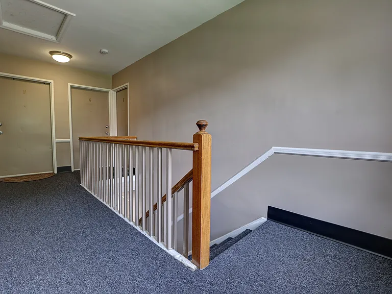 Windsor Apartments — Photo 19