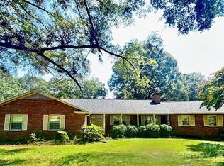 2690 34th Street Pl NE, Hickory, NC 28601