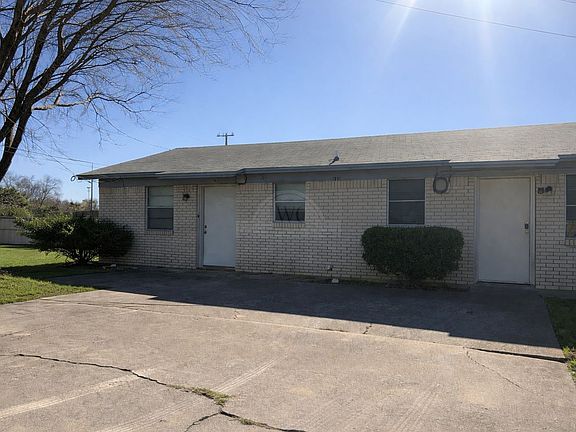 3rd image of 110 E Avenue F #Hhnrjsqpk