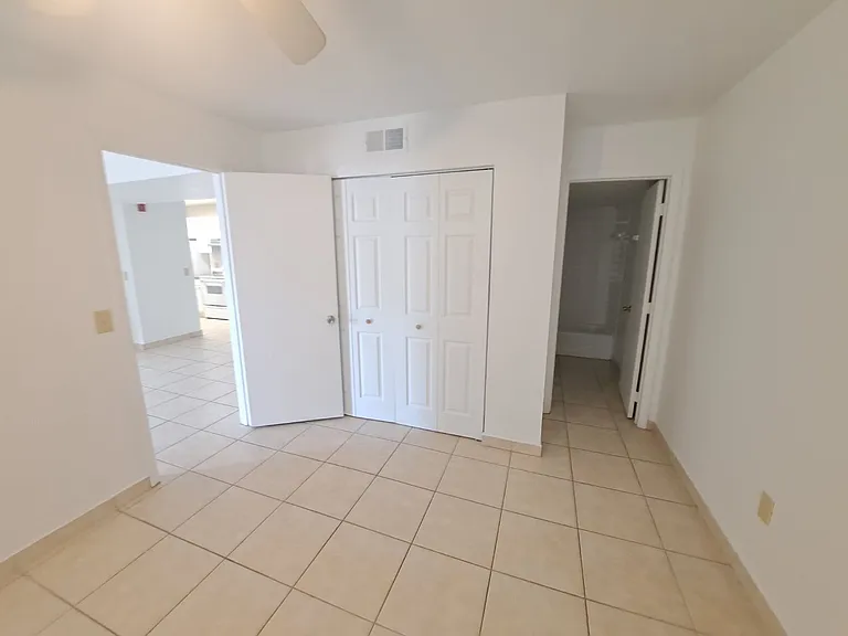 2360 SW Archer Rd #703 — Photo 3