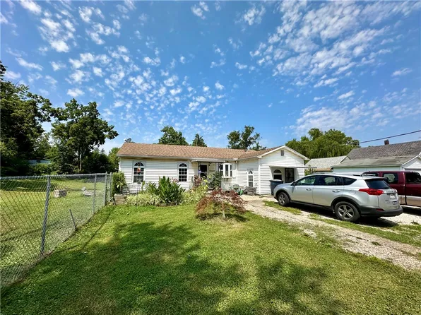 405 E Madison St, Paris, IL 61944