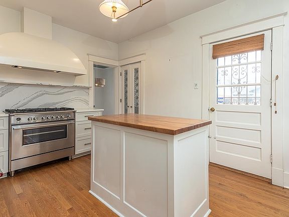4th image of 771 Metcalf Pl