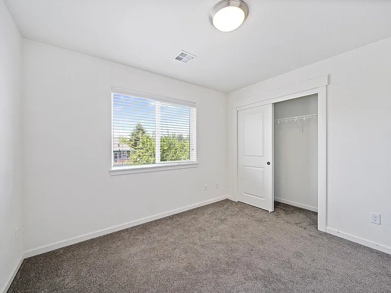 877 SE Anchor Ave #A — Photo 18
