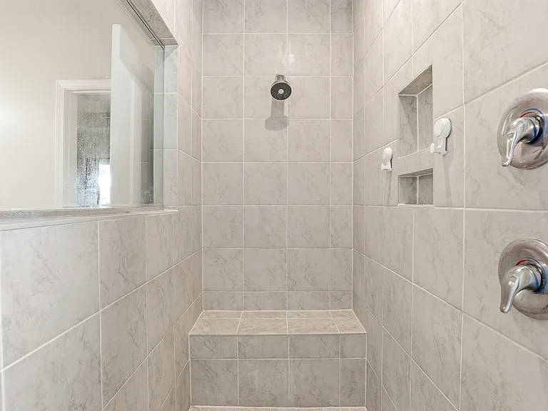 409 Gooseneck Ln — Photo 17