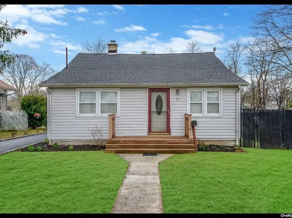 35 E 13th Street, Huntington Station, NY 11746