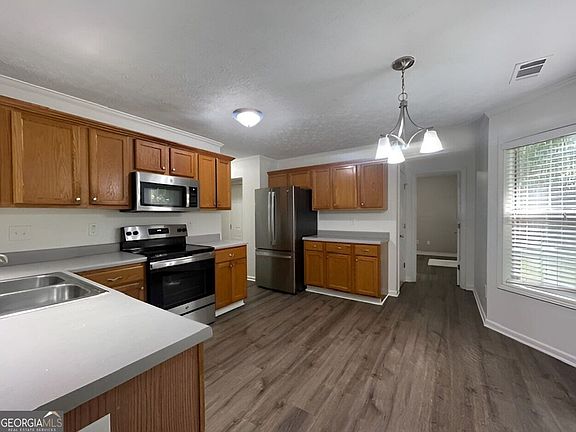 3rd image of 135 Woodson Ct